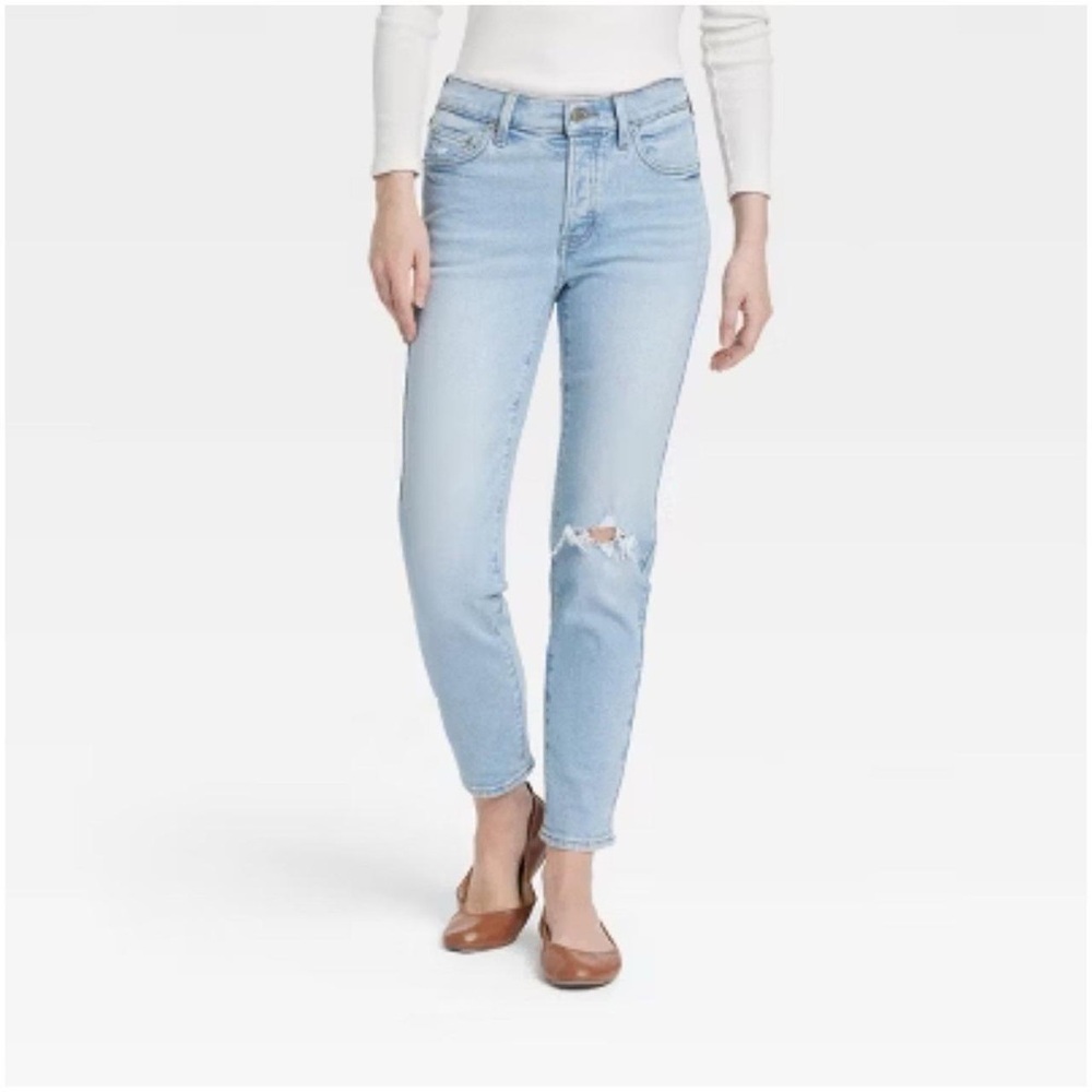 Universal Thread Light Blue Straight Leg Jeans
